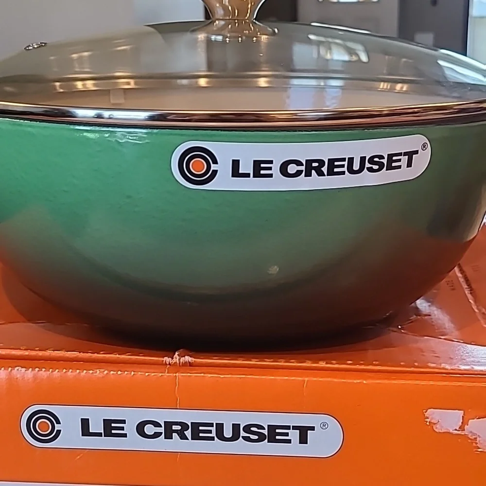 Le Creuset Emerald Green 7.5 Soup Pot With Glass Lid